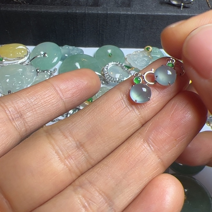 翡翠吊坠(不含链)18K金镶嵌雅*翡翠吊坠项链