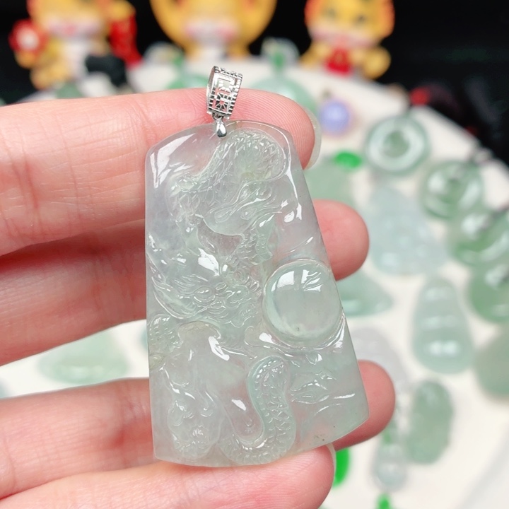 颈饰18K金镶嵌翡翠缅甸天然A货翡翠