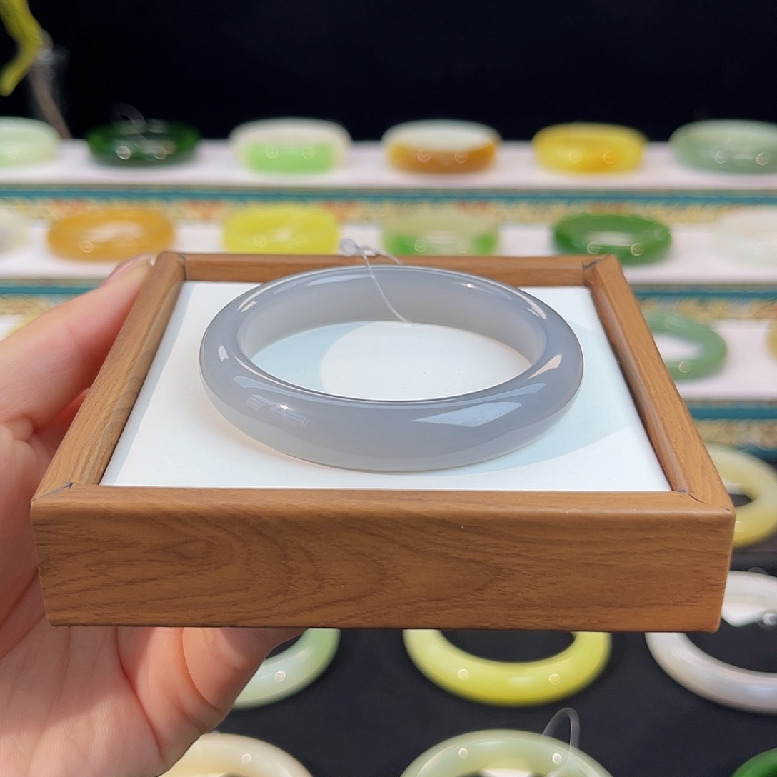 未镶嵌手镯和田玉冰紫