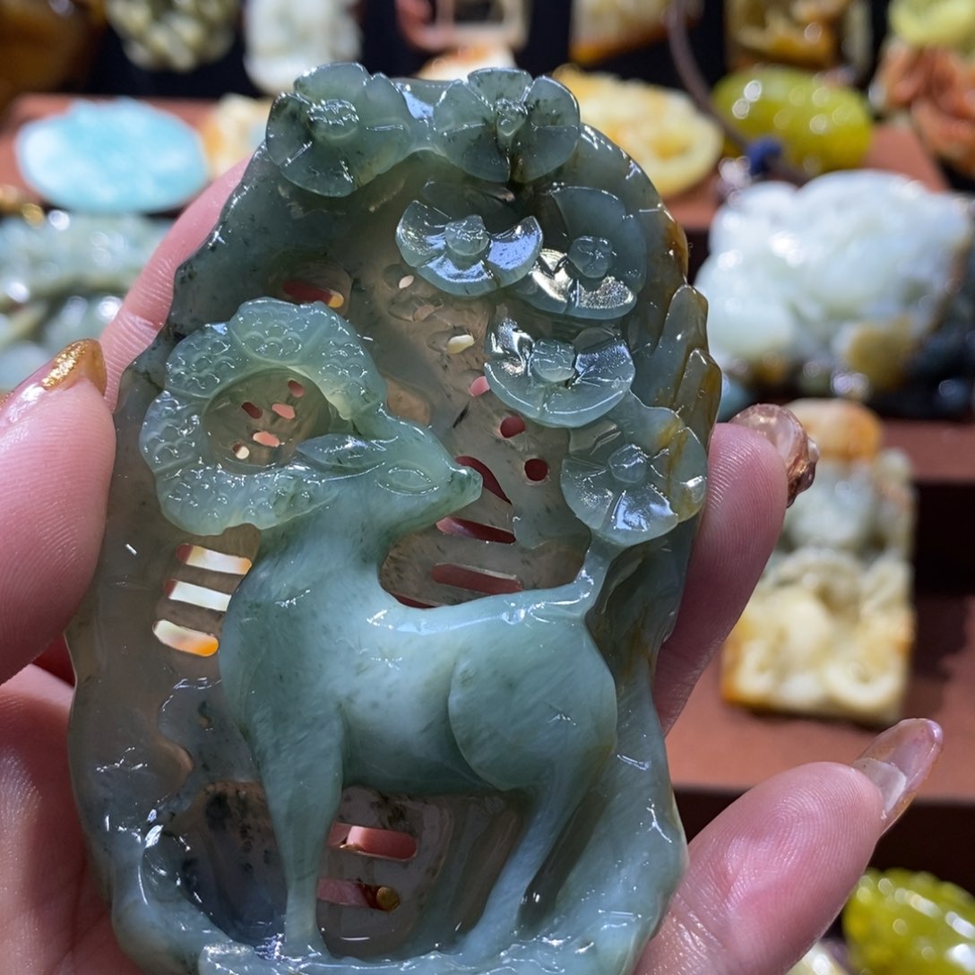 蛇纹石玉颈饰未镶嵌