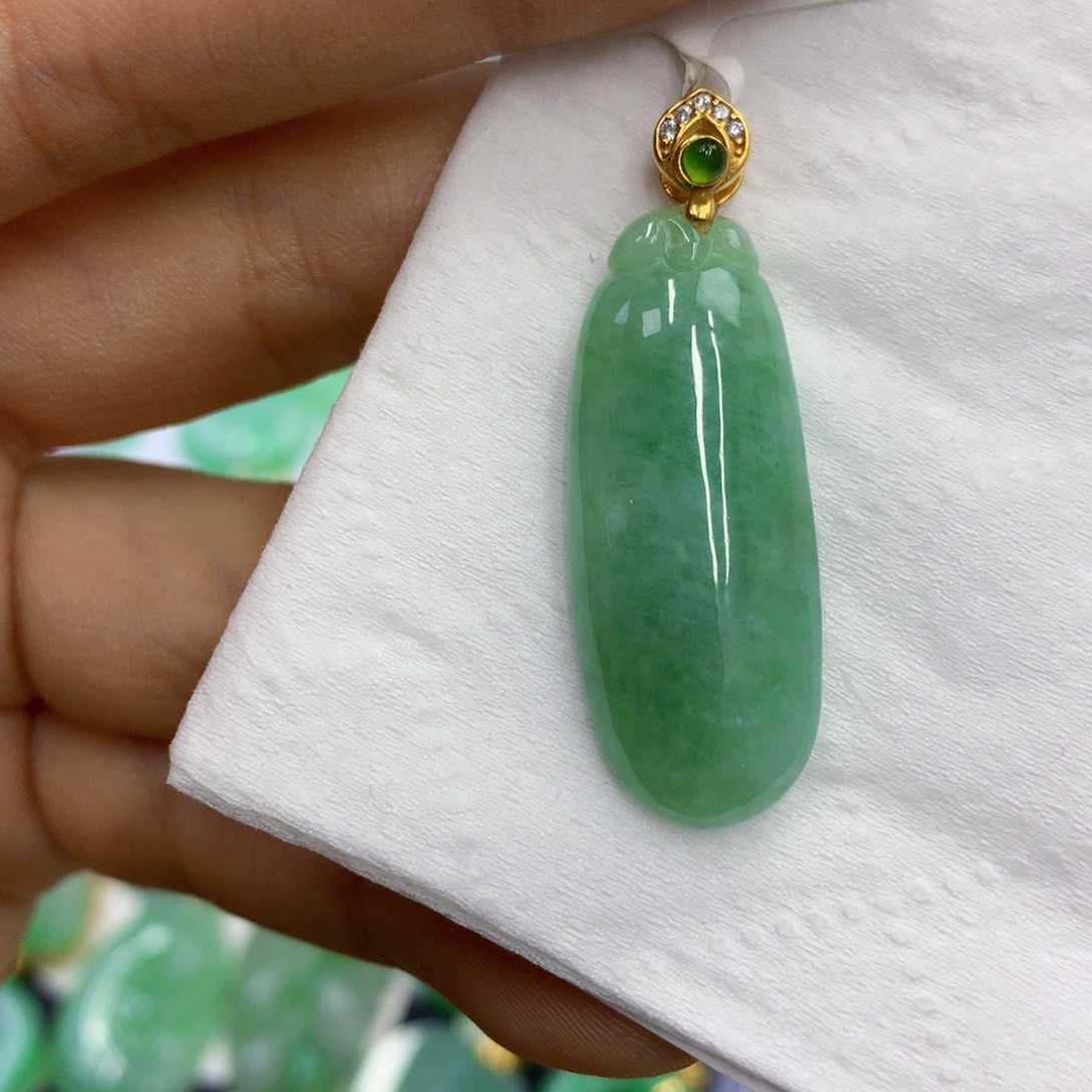 翡翠未镶嵌颈饰翡翠