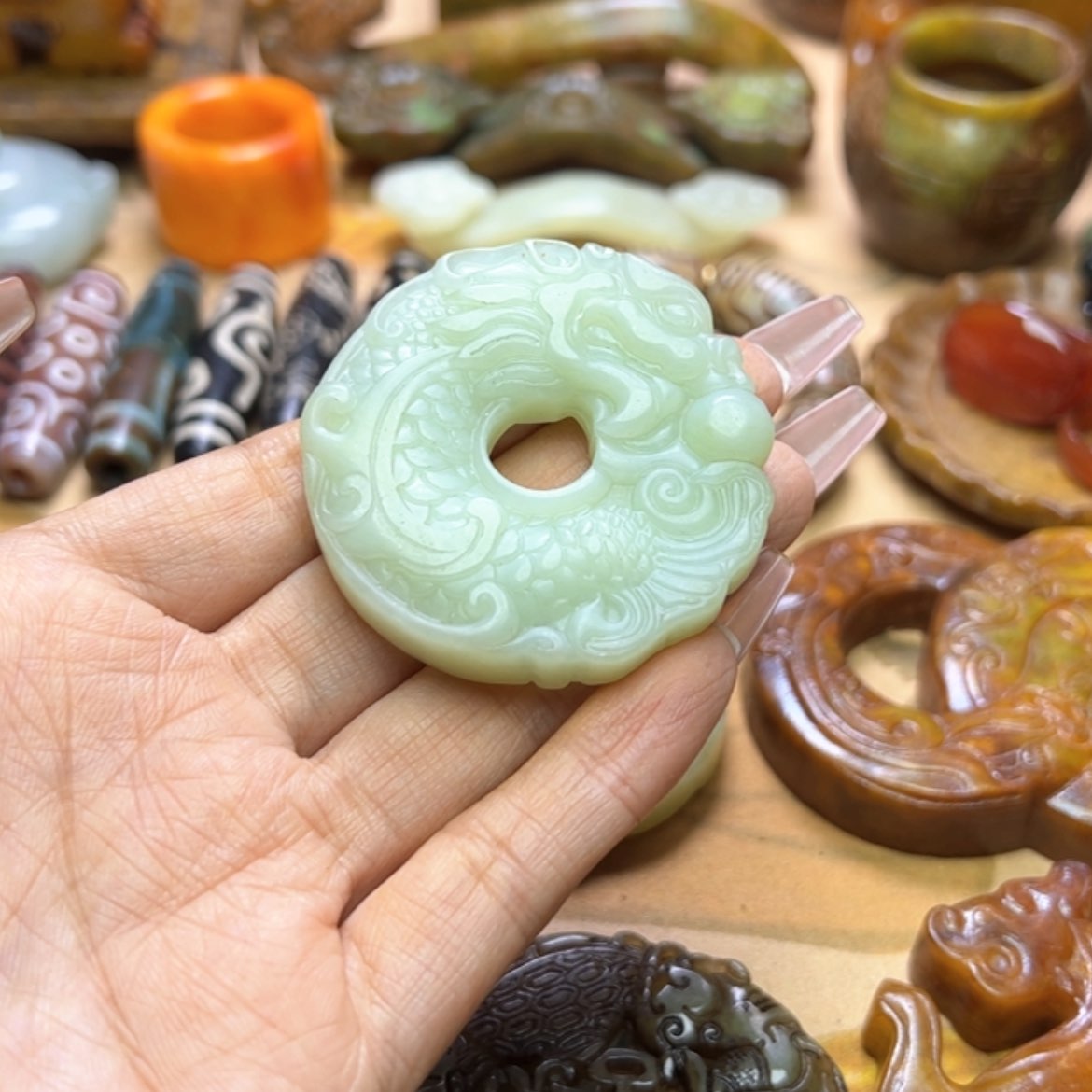 【闪购商品】蛇纹石玉颈饰未镶嵌
