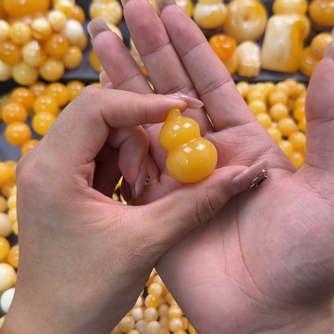 蜜蜡未镶嵌珠宝奇石11.4g