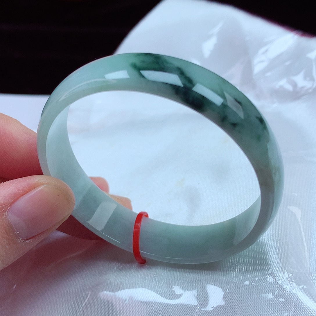 翡翠手镯未镶嵌53圈