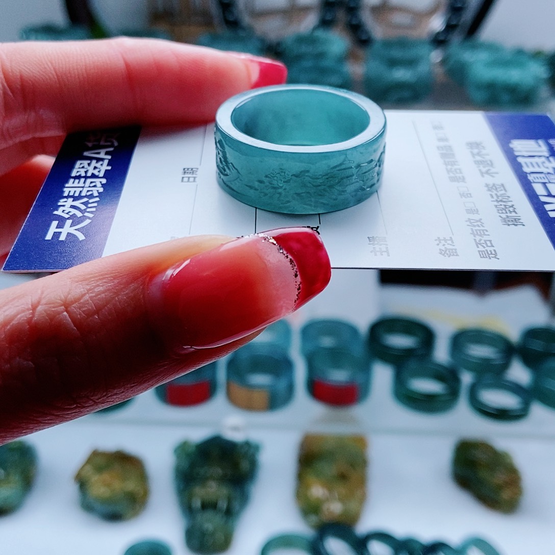 河***泵翡翠未镶嵌戒圈翡翠