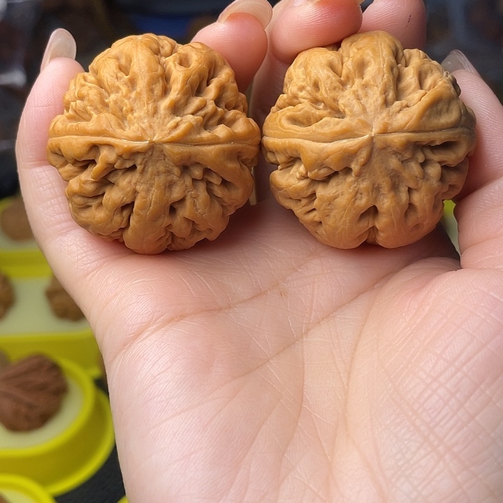 游***莱文玩核桃吊坠粗筋