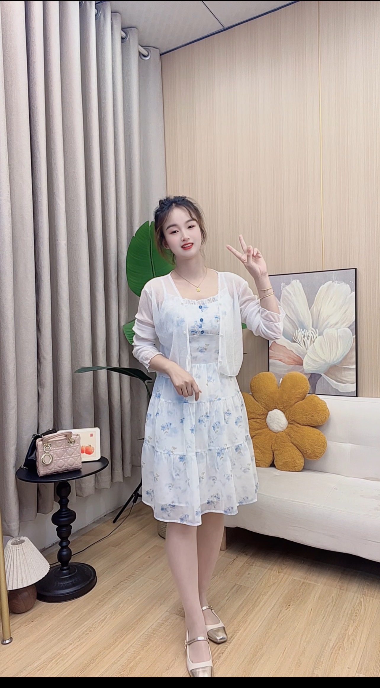 2025小个子法式时尚碎花吊带套装高质感穿搭显瘦气质