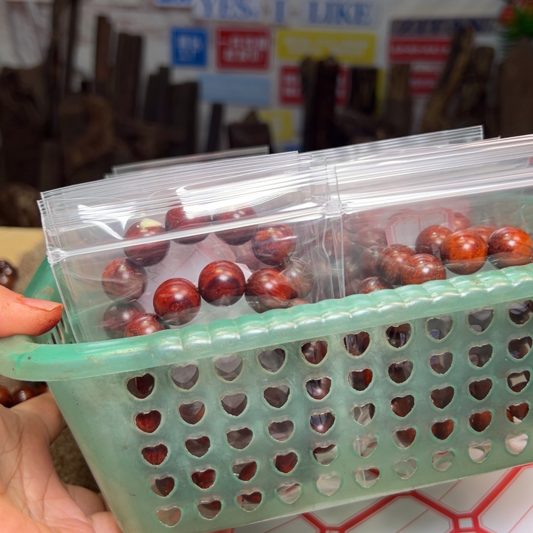 檀香紫檀（小叶紫檀）手串抽1.5圆珠