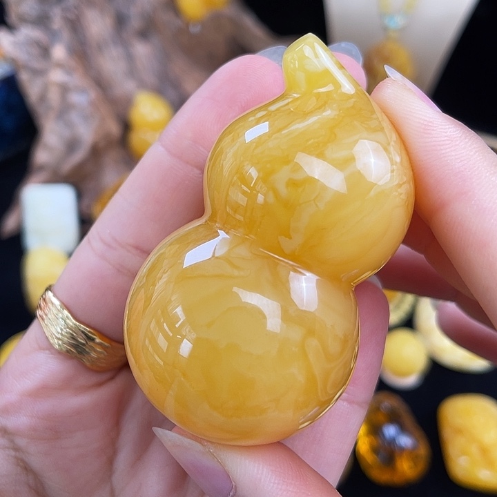 琥珀未镶嵌珠宝奇石