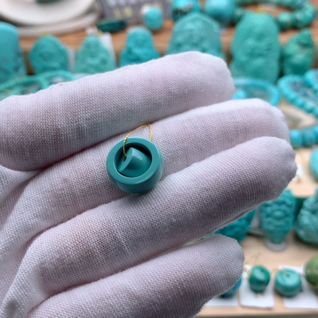 绿松石颈饰未镶嵌