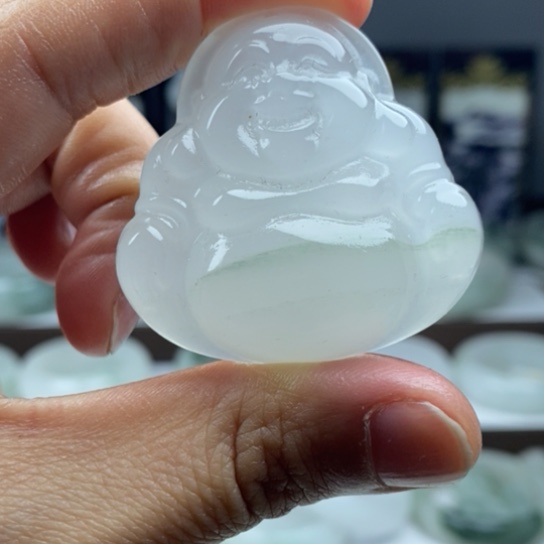 石英质玉（金丝玉）颈饰未镶嵌龙*兰