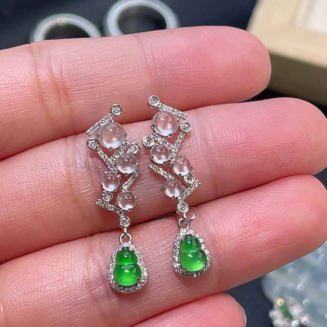 翡翠18K金镶嵌耳饰葫芦