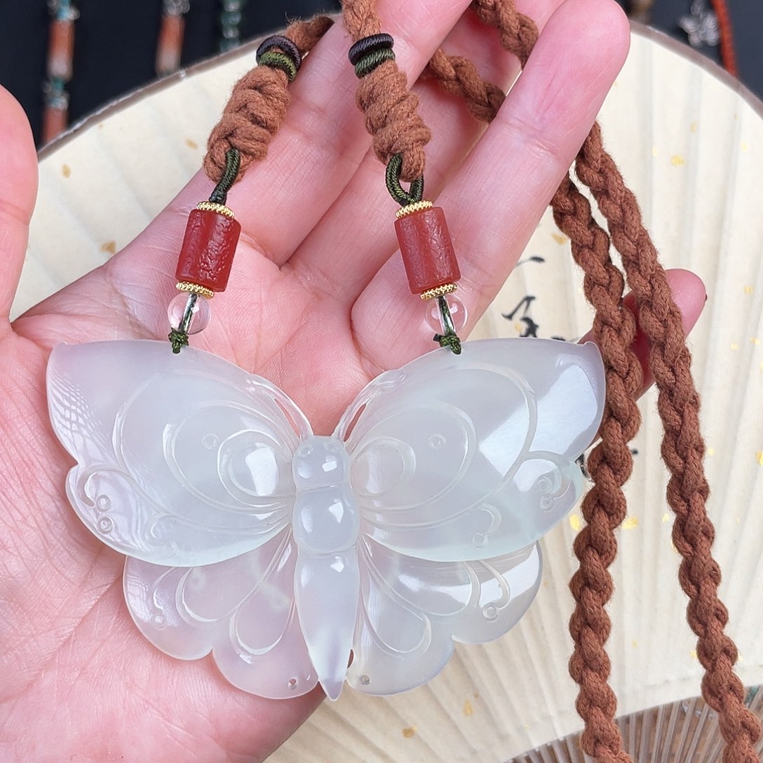 蛇纹石玉颈饰未镶嵌