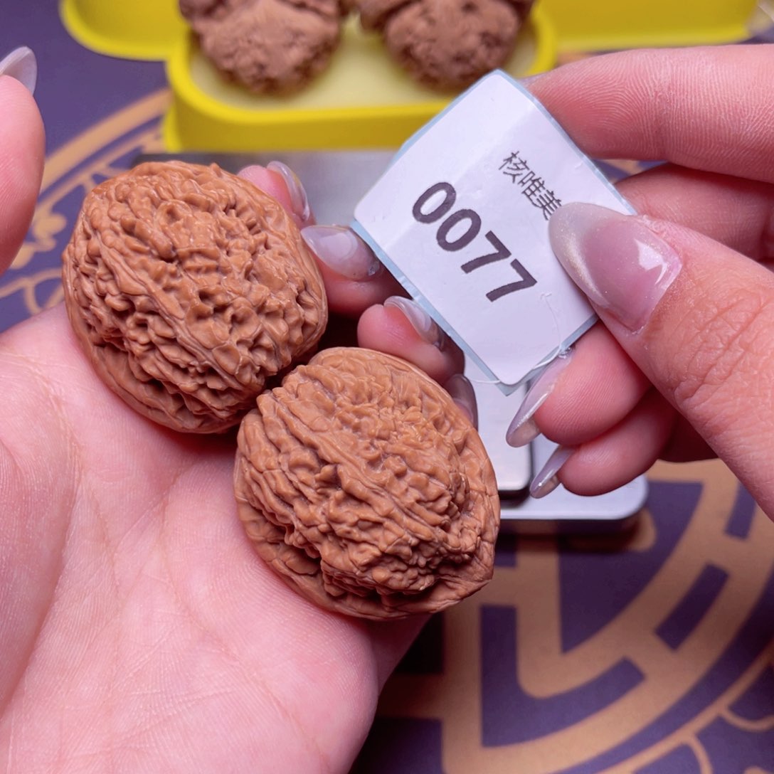 文玩核桃把件蒜头36～0077