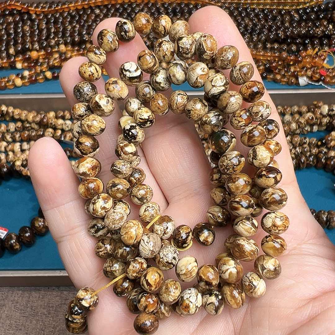 琥珀颈饰未镶嵌抚顺YBL