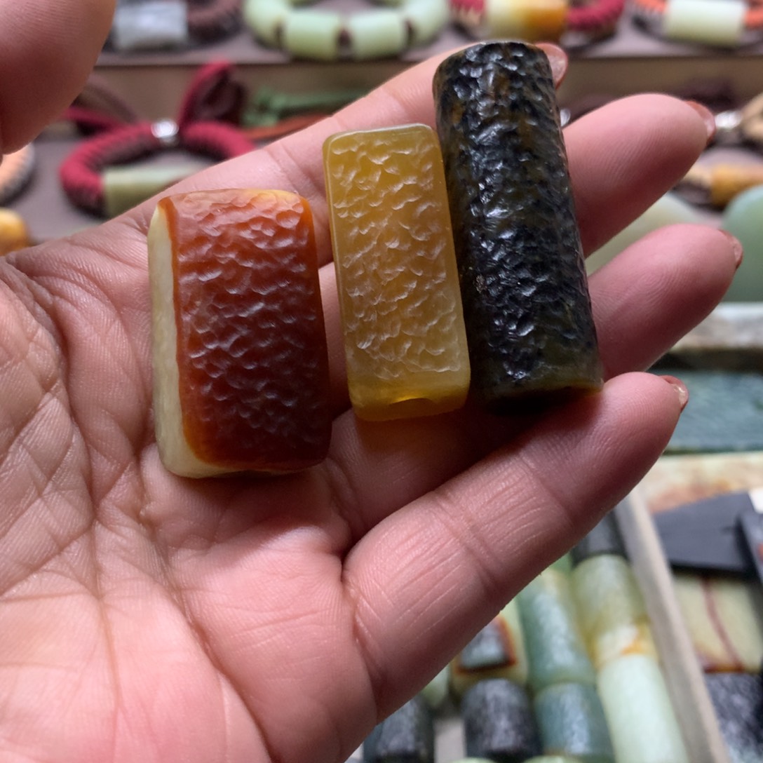 蛇纹石玉合金颈饰