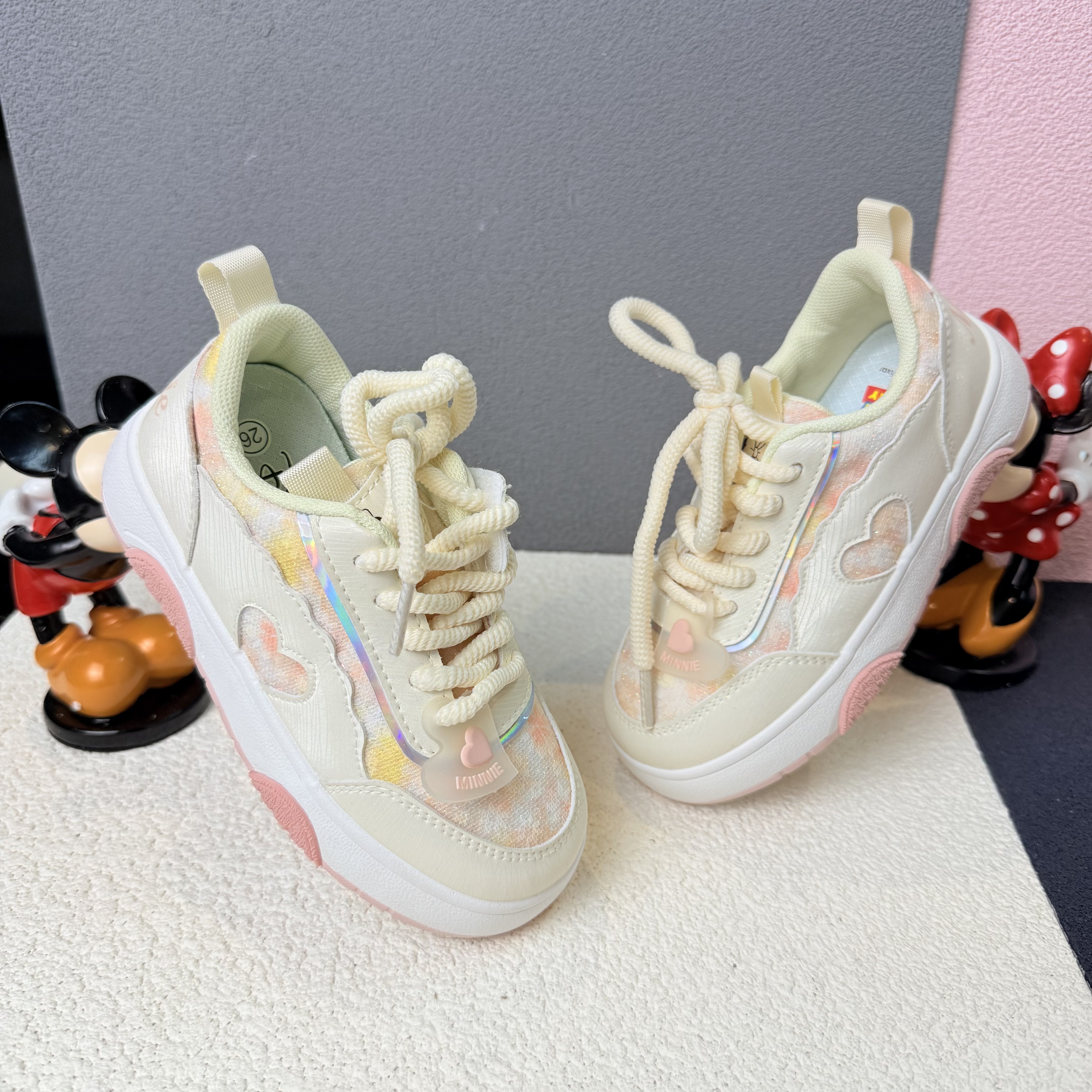 【8900】2025四季童鞋小女孩鞋子桃心板鞋复古休闲软底女童