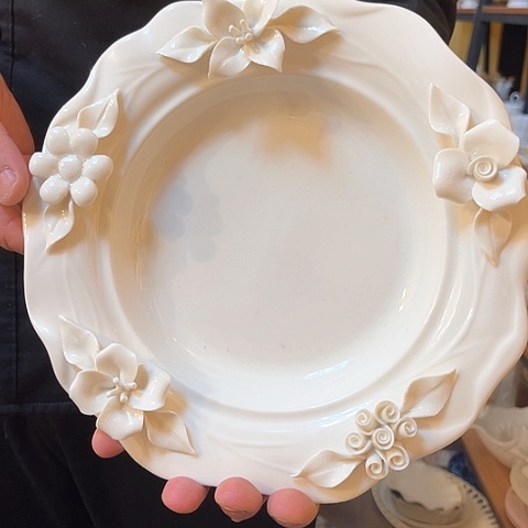 白瓷开*果十寸捏花盘子25厘米