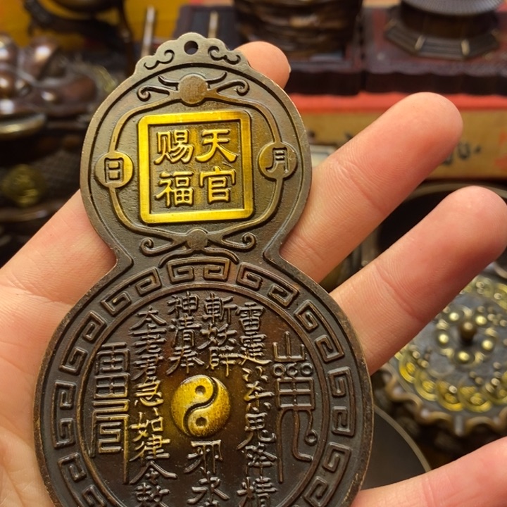 铜器摆件做工精良