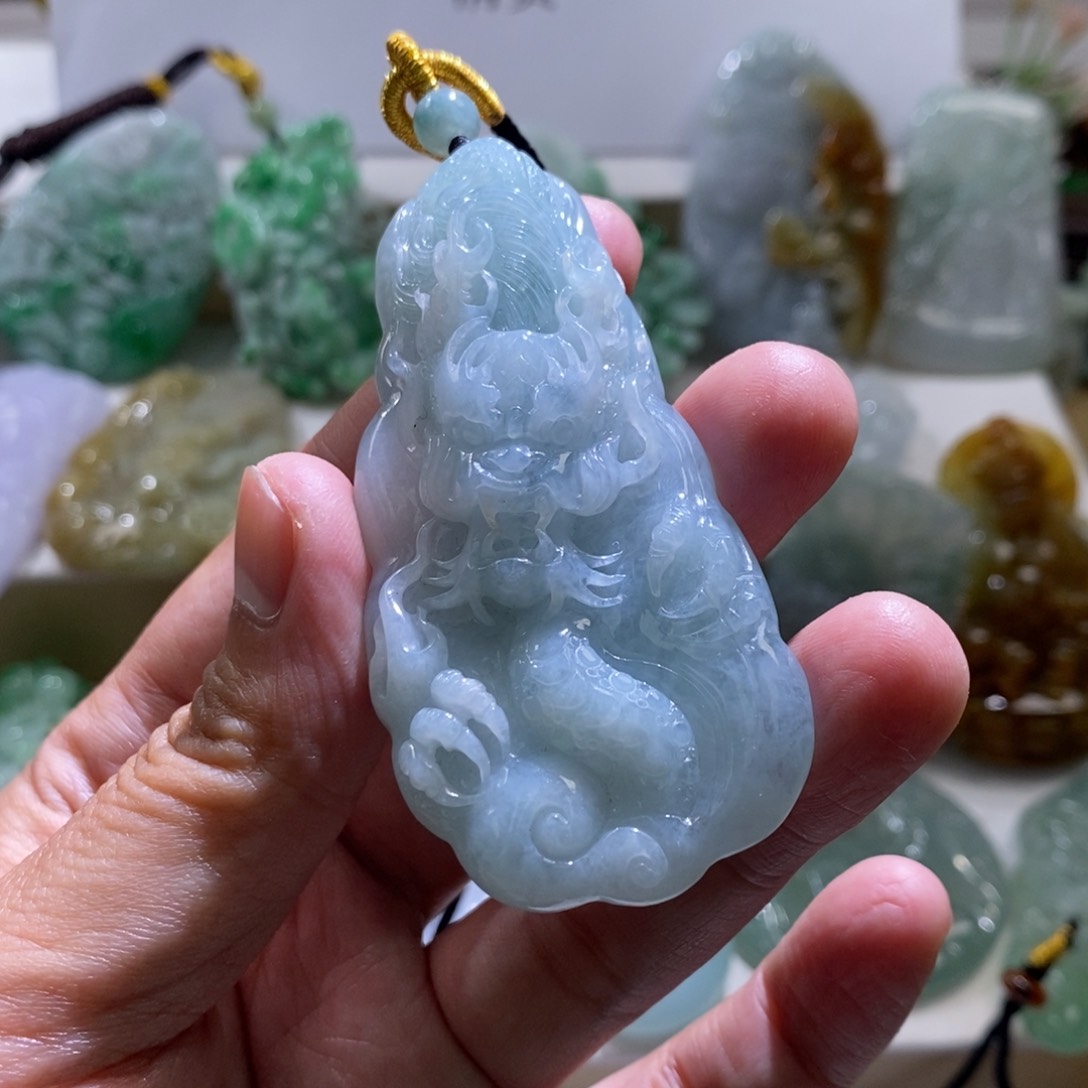 【闪购商品】翡翠颈饰未镶嵌龙牌