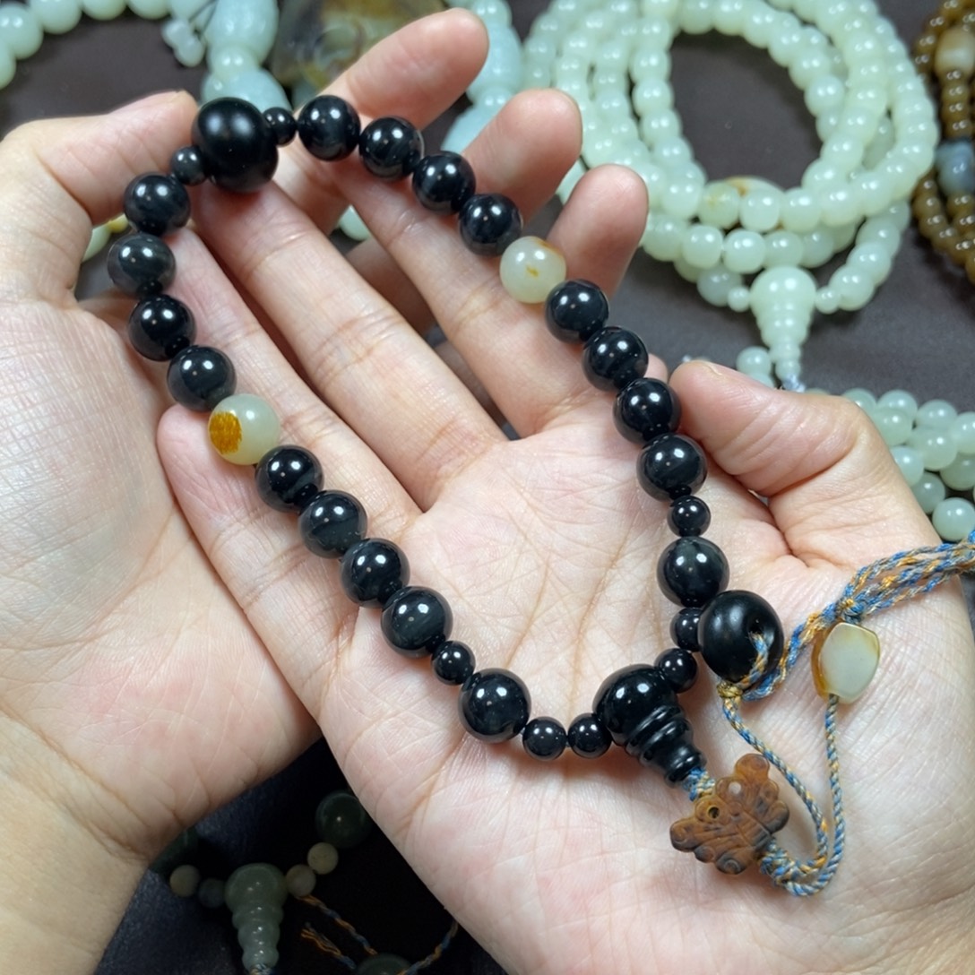 *****和田玉未镶嵌把件