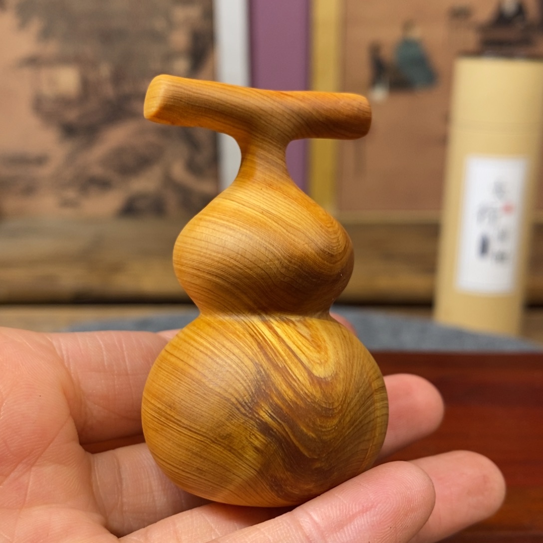 柏木（崖柏）?****?崖柏。    