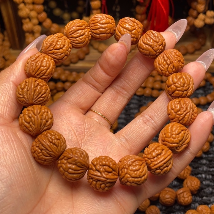 木质类龙纹桃枭手串