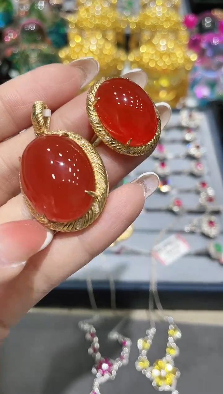 18K金镶嵌南红套装