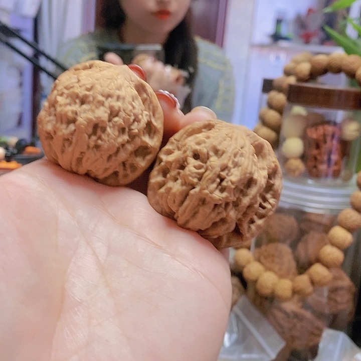 【闪购商品】文玩核桃把件42中桩虎头