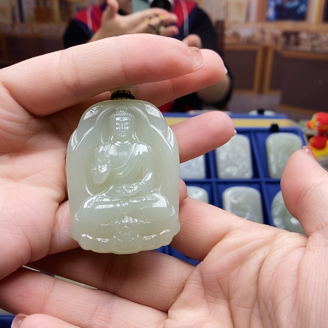 和田玉颈饰未镶嵌紫**嫣