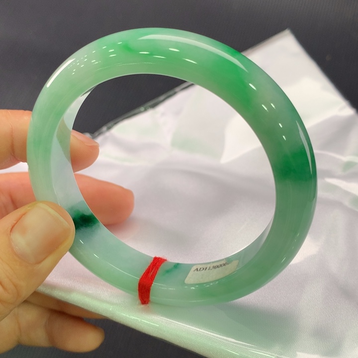 翡翠未镶嵌手镯正圈57