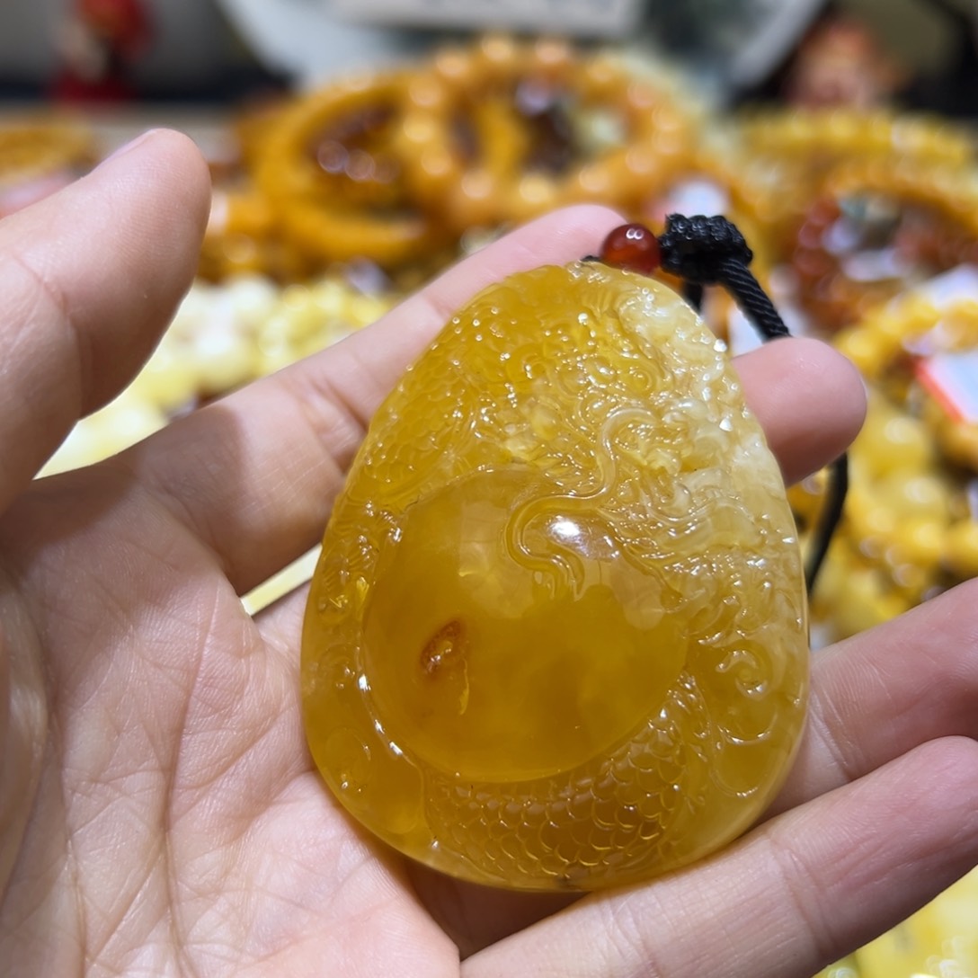 琥珀珠宝奇石未镶嵌