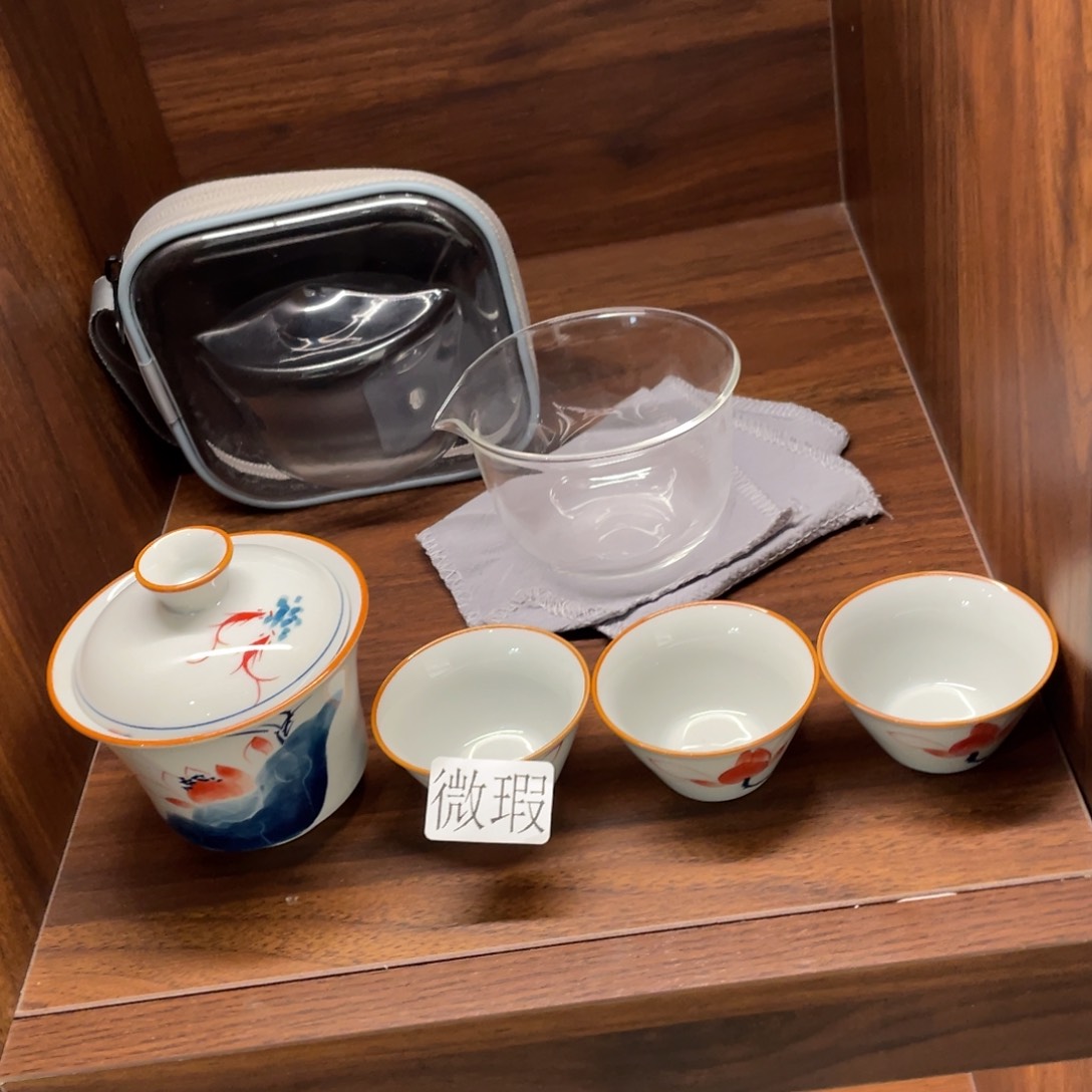 釉下手绘茶具微瑕