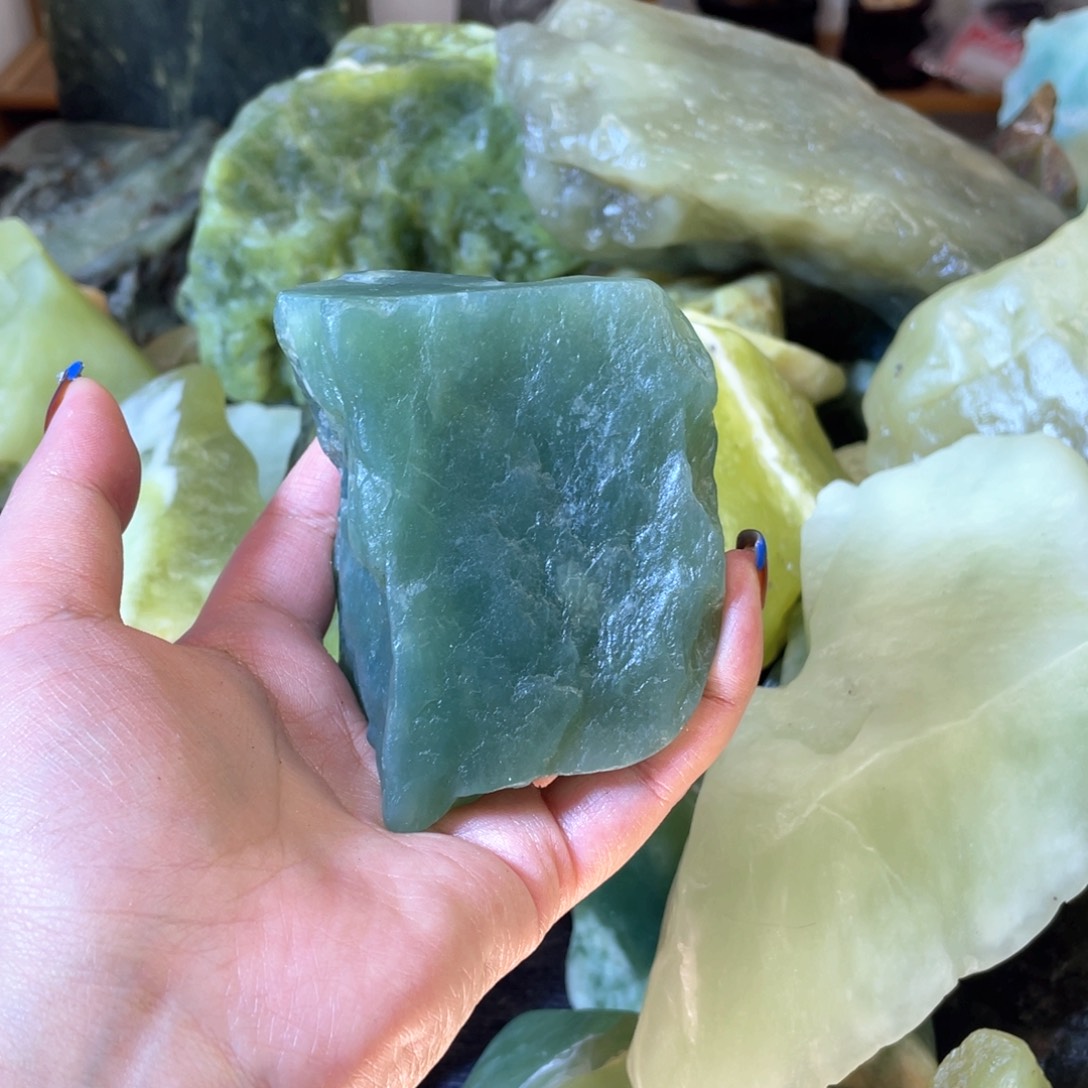 蛇纹石玉未镶嵌中国四大名玉简易