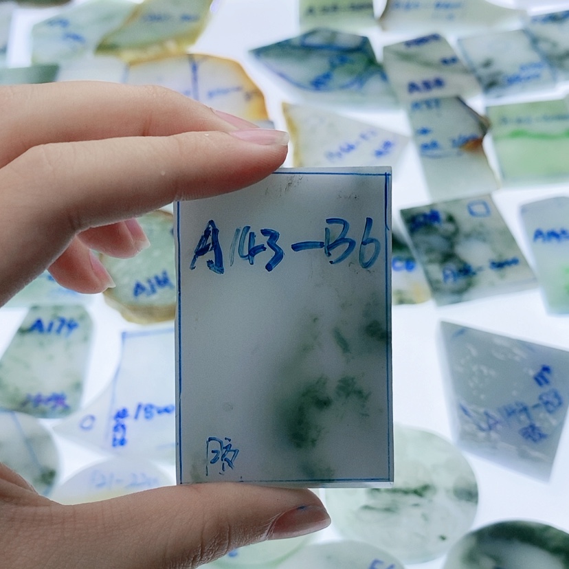 【闪购商品】定制翡翠未镶嵌可**待