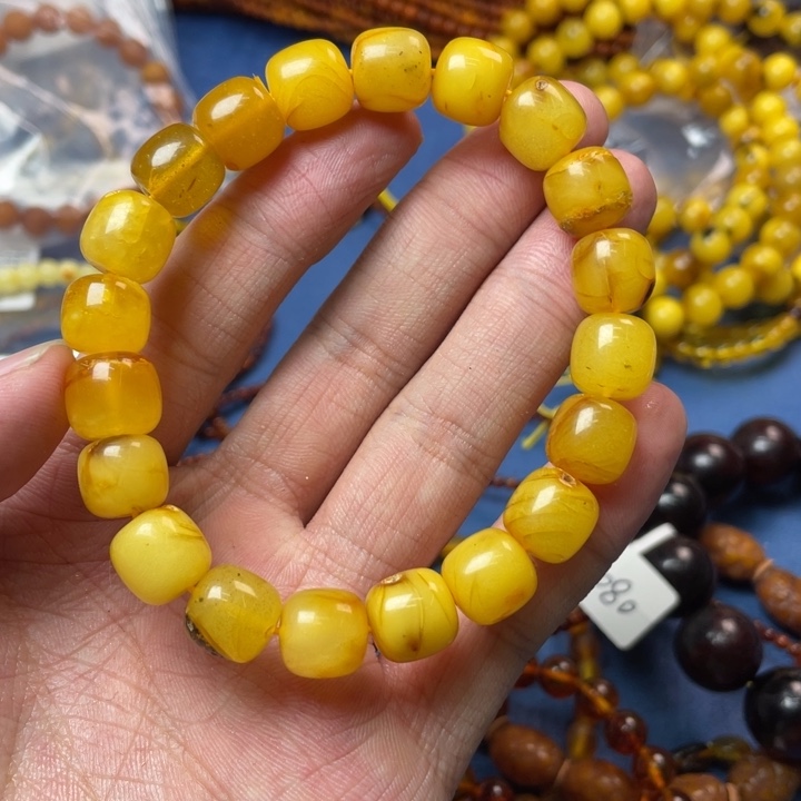 未镶嵌琥珀珠宝奇石