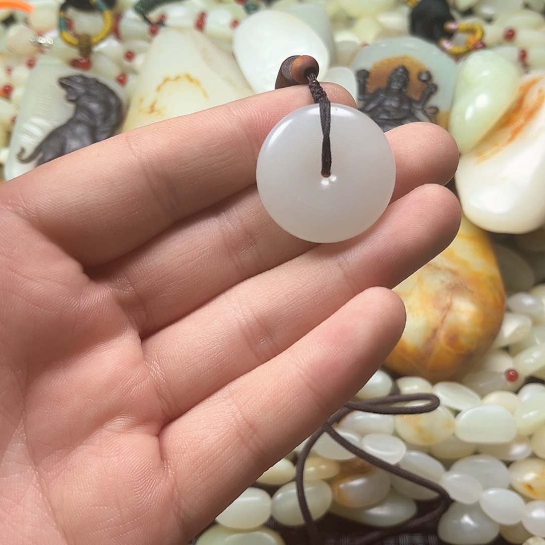 和田玉（糖玉）颈饰未镶嵌奚