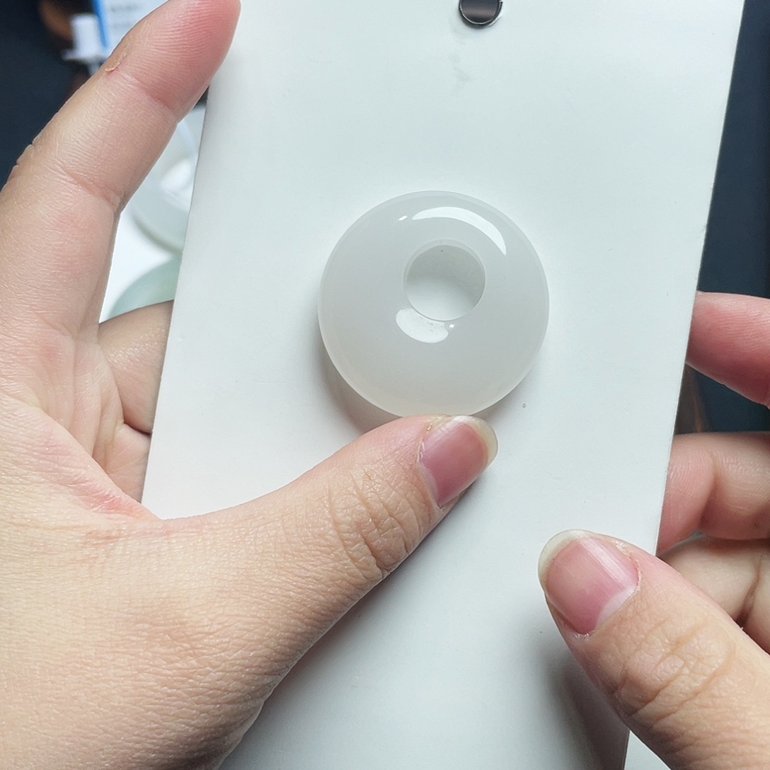 石英质玉（天山翠）未镶嵌颈饰