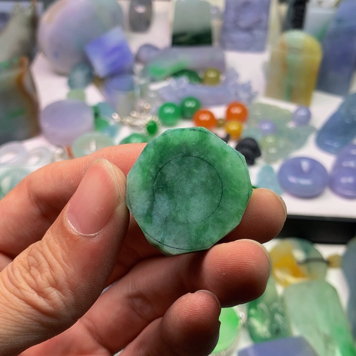 桃***子定制翡翠未镶嵌料子