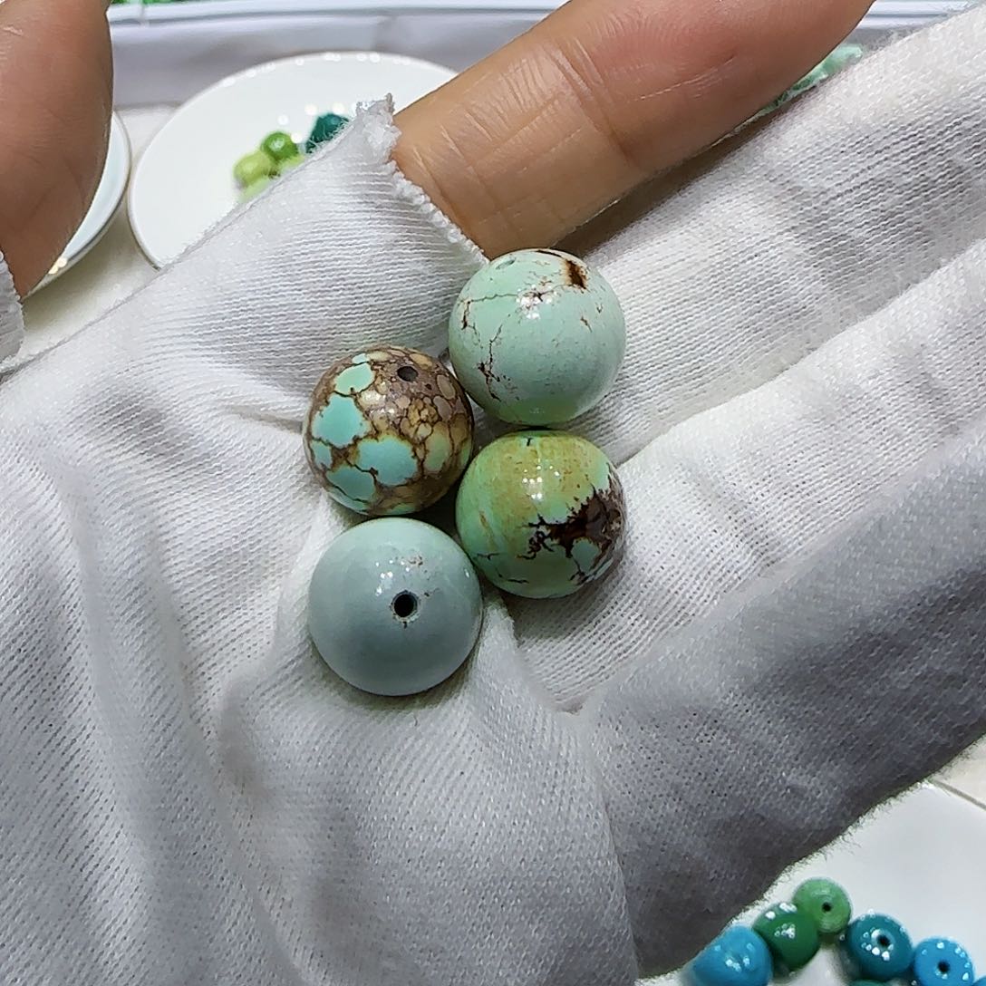 绿松石未镶嵌原矿绿松石圆珠