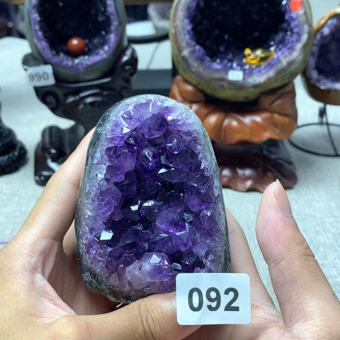 未镶嵌水晶大型摆件（非配饰）