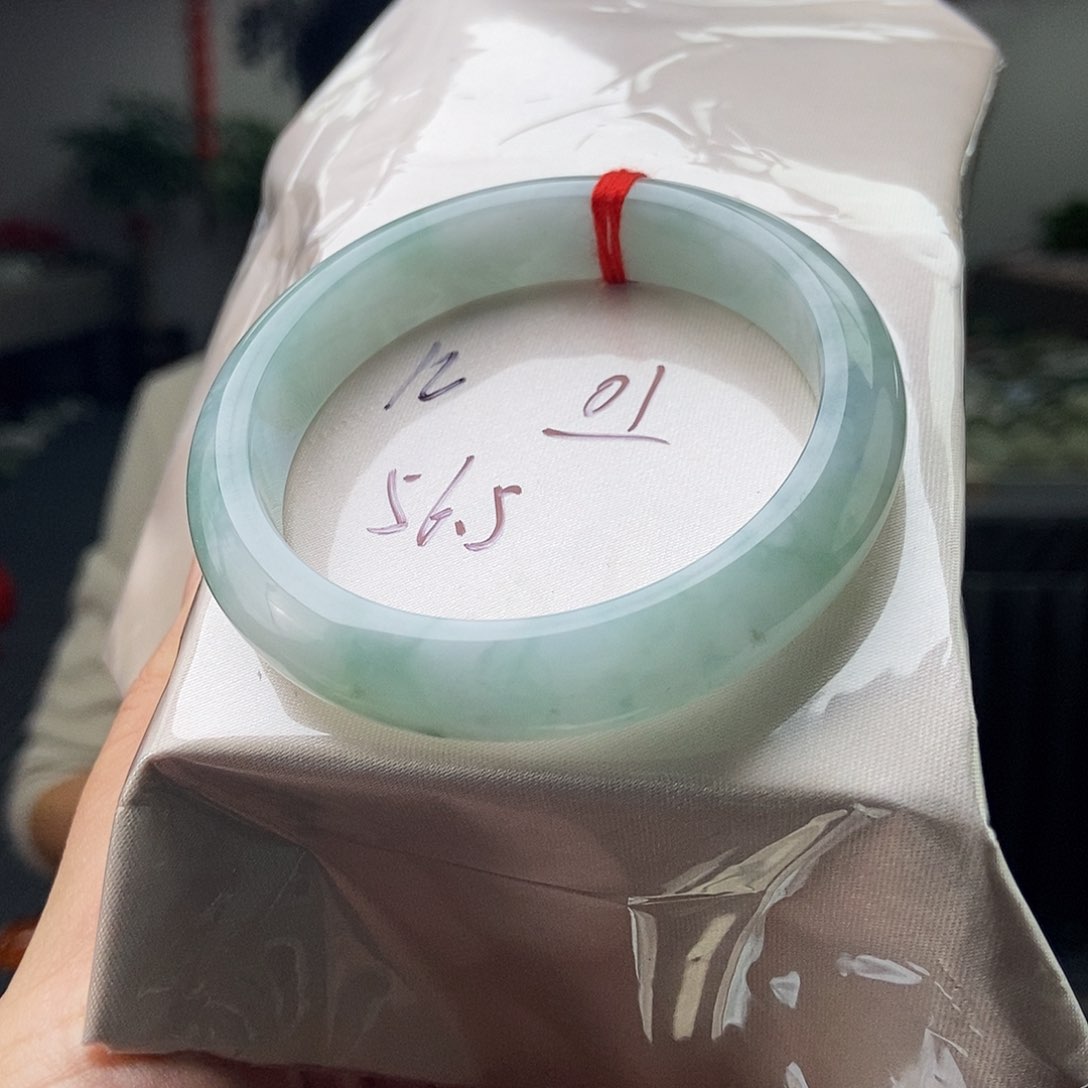 翡翠手镯未镶嵌拍一发一