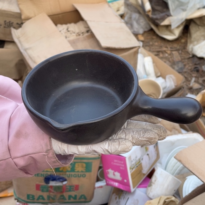 其他盘子碗砂锅都有