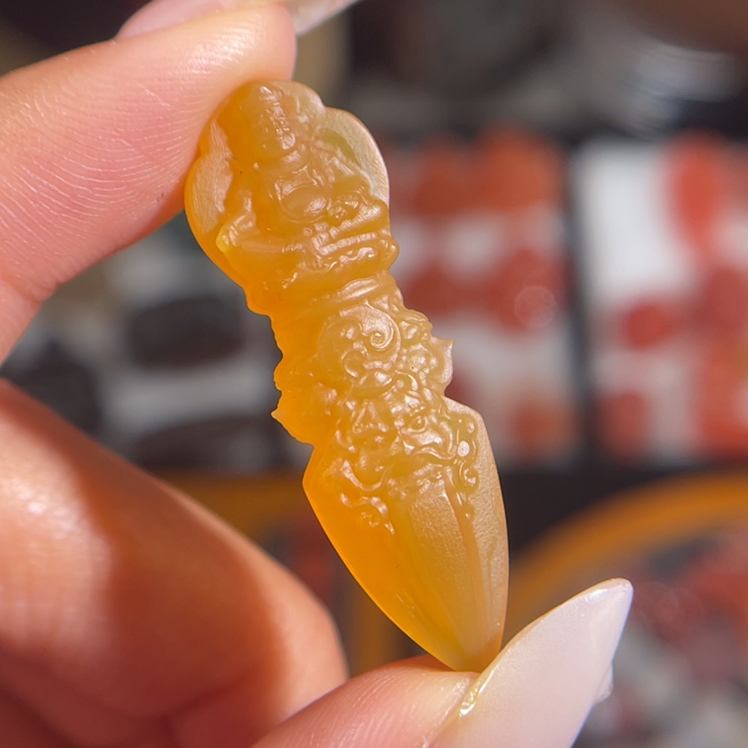 玛瑙/玉髓未镶嵌黄财神金刚杵  11.6x37.2mm