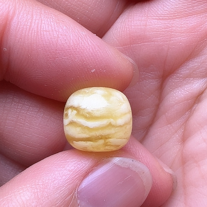 蜜蜡裸石未镶嵌11/10m m