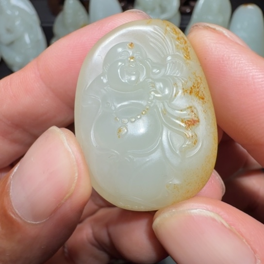 颈饰未镶嵌和田玉（糖玉）弓*張