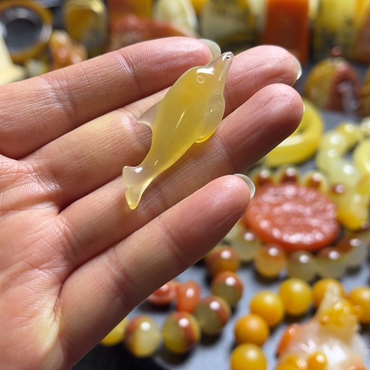 石英质玉（黄龙玉）合金颈饰