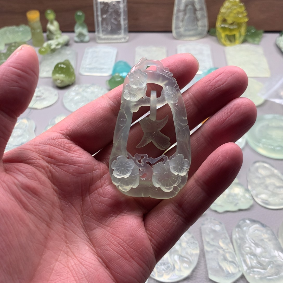 蛇纹石玉颈饰未镶嵌