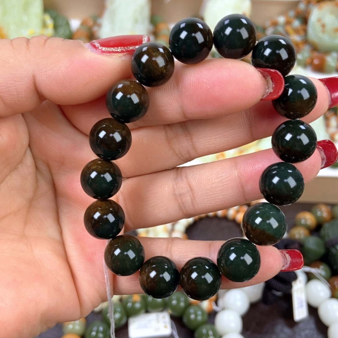 透闪石质玉手串未镶嵌