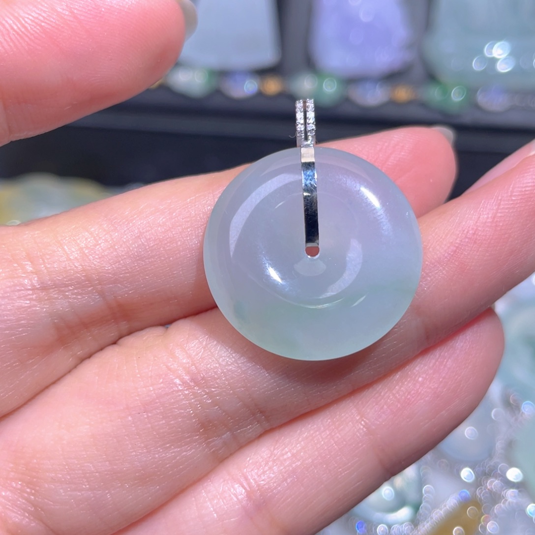 颈饰18K金镶嵌翡翠翡翠
